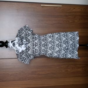 5/$15 Swimsuit coverup M